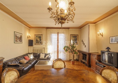 Foto Appartamento a Sassuolo Centro di 193 m² con 6 locali in vendita