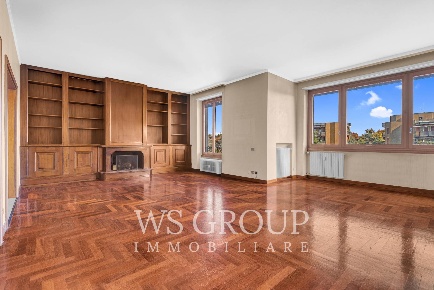 Foto Appartamento in via Rovani 14, Monza Parco di 230 m² con 5 locali