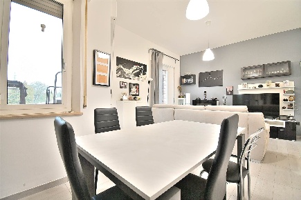 Foto Appartamento in Via Don Minzoni, Colle di Val d'Elsa di 98 m²