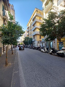Foto Negozio in via carmine, Salerno Carmine di 40 m² con 1 locali