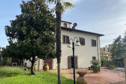 Foto Villa unifamiliare in Via Amerigo Vespucci 104, Arezzo di 602 m²