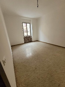 Foto Capannone industriale in VIA CRISPI 29  29, La Spezia Centro Storico