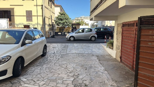 Foto Box in via Bottasso 49, Terracina Centro di 20 m² con 1 locali