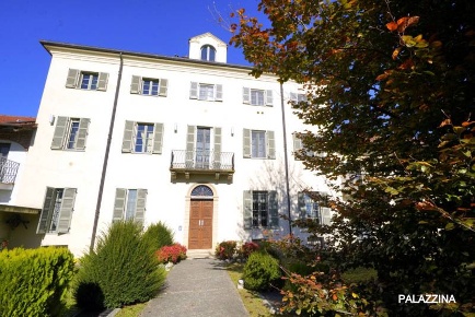 Foto Appartamento in Via Giosué Carducci, Druento di 190 m² con 5 locali