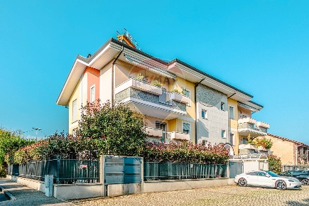 Foto Appartamento in VIALE LOMBARDIA, Castellanza di 85 m² con 3 locali