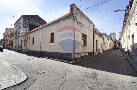 Foto Casa indipendente in VIA G.SCIUTI, Giarre Centro di 185 m² in vendita