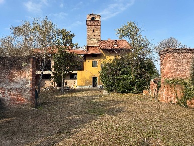 Foto Rustico in Via Cascina Giustizia, Lauriano Centro di 350 m² in vendita