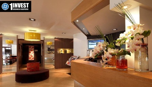 Foto Hotel a Dalmine di 1000 m² con 42 locali in vendita