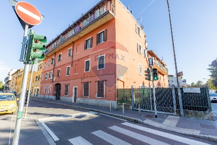 Foto Appartamento in Via Cusago, Milano Baggio di 89 m² con 2 locali