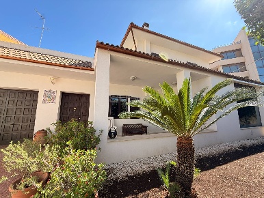 Foto Villa unifamiliare in VIA GROTTA SANTA, Siracusa Grottasanta - Tunisi