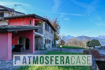 Foto Casa indipendente in Via Monte Beio, Leffe di 155 m² con 4 locali