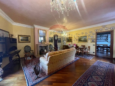 Foto Casa indipendente in via dante, Moniga del Garda di 317 m² in vendita