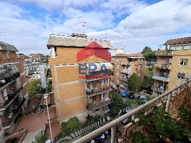 Foto Appartamento in Via Giovanni Agostino De Cosmi, Roma di 80 m²
