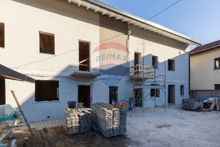 Foto Villa bifamiliare in via Varese, Busto Arsizio San Michele di 198 m²