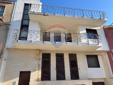 Foto Villa a schiera in Via Don Lorenzo Milani, Avola Centro di 500 m²