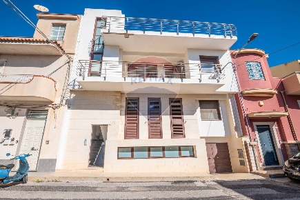 Foto Villa a schiera in Via Don Lorenzo Milani 25, Avola Centro di 500 m²