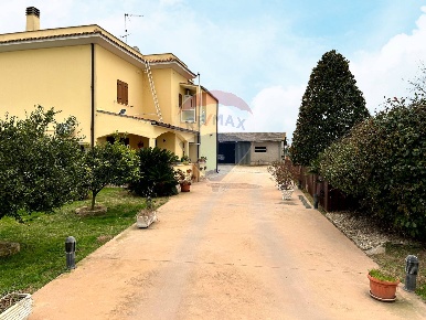 Foto Appartamento in Via Lungo Sisto, Terracina Borgo Hermada di 147 m²