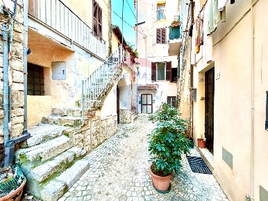 Foto Appartamento in Via Campo Dei Fiori, Terracina Centro Storico di 39 m²