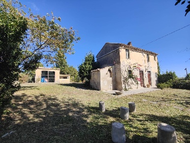 Foto Rustico in Contrada Casarica, Acquaviva Picena di 168 m² con 6 locali