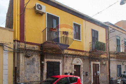 Foto Appartamento in via Volturno, Catania Cibali di 68 m² con 3 locali