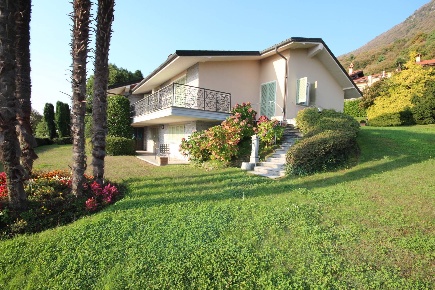 Foto Villa singola in Corso Risorgimento, Ghiffa di 400 m² con 9 locali