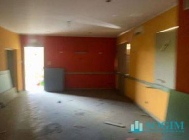 Foto Negozio in Via Rivolta, Cassano d'Adda Centro di 141 m² con 3 locali