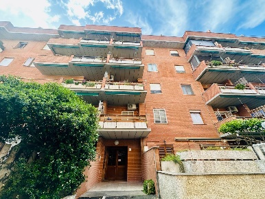 Foto Appartamento in Via Ugolino Vivaldi, Roma Castel Fusano di 71 m²
