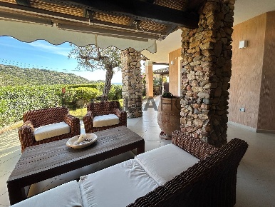 Foto Appartamento in via Lussu, Villasimius di 150 m² con 4 locali