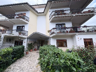 Foto Appartamento in Via Goffredo Spinedi, Monterotondo di 110 m²