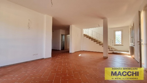 Foto Villa bifamiliare a Ponsacco Centro di 150 m² con 6 locali in vendita