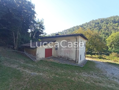 Foto Casale a Camaiore Camaiore Paese di 213 m² con 7 locali in vendita