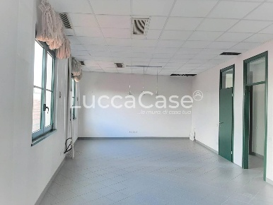 Foto Ufficio a Lucca San Concordio di 125 m² con 5 locali in affitto