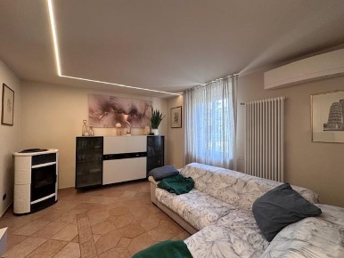Foto Casa indipendente a Cascina Semicentro di 108 m² con 5 locali