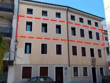 Foto Appartamento in Via Santa Maria Maddalena, Thiene Centro di 151 m²