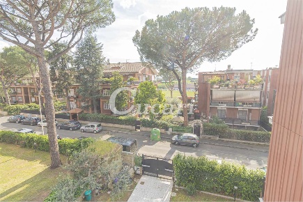 Foto Appartamento in Via Gravina di Puglia, Roma Torre Gaia di 120 m²
