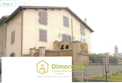 Foto Appartamento in Via Costa Ruina n.10/a, Vetralla Centro di 214 m²