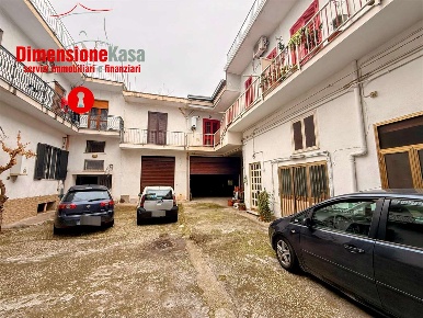 Foto Appartamento in Via madonnelle 73, Cimitile di 98 m² con 4 locali