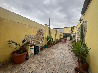 Foto Casa indipendente a Guamaggiore di 164 m² con 6 locali in vendita