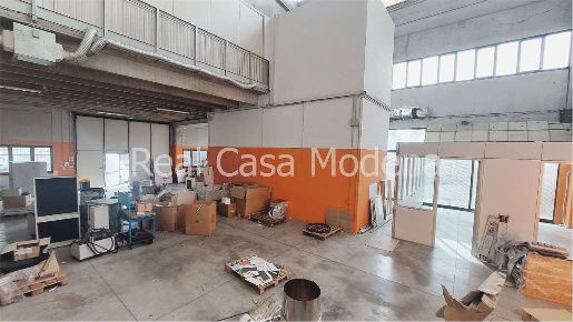 Foto Capannone industriale in Strada Sant'Anna, Modena Sacca - Stazione