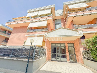 Foto Appartamento in via ignazio scimmonelli, Roma Romanina di 95 m²