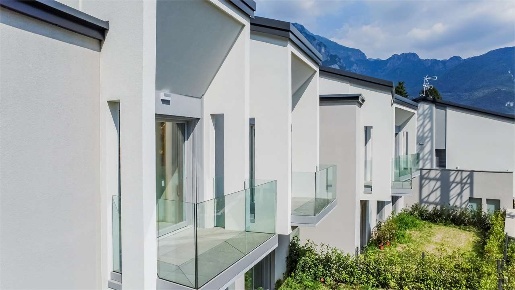 Foto Appartamento a Lecco di 191 m² con 4 locali in vendita