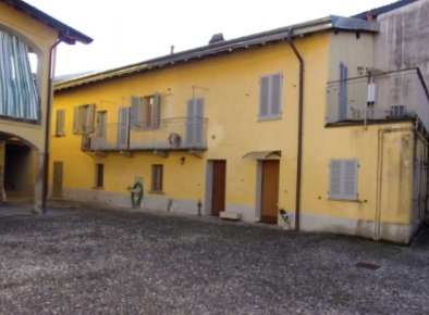 Foto Appartamento in Via Roma, Samarate Centro di 83 m² con 4 locali