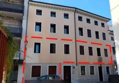Foto Appartamento in Via Santa Maria Maddalena, Thiene Centro di 184 m²