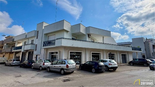 Foto Negozio in via Boccaccio, Noicattaro Centro di 140 m² con 1 locali