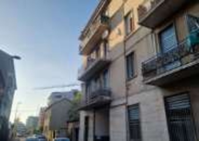 Foto Appartamento in Via Tripoli, Desio di 109 m² con 6 locali in vendita