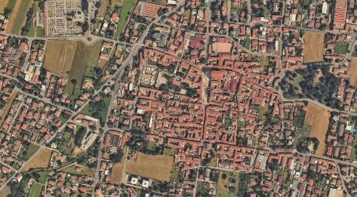 Foto Appartamento in Via Roma, Samarate Centro di 89 m² con 5 locali