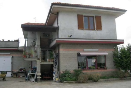 Foto Appartamento in Via Ferravilla, Desio di 124 m² con 6 locali