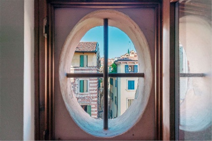 Foto Appartamento a Verona di 175 m² con 5 locali in vendita