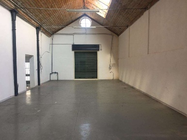 Foto Capannone industriale in Via Magenta  17, Busto Arsizio di 380 m²