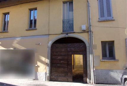 Foto Appartamento in Via Roma, Samarate Centro di 85 m² con 4 locali